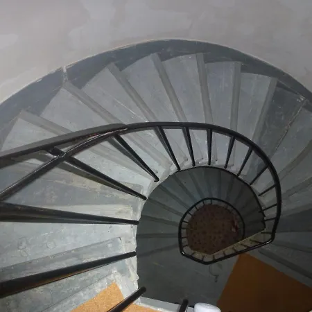 Chateau De Chazelles Alojamento de Acomodação e Pequeno-almoço Aveze (Puy-de-Dome)