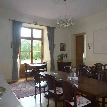 Chateau De Chazelles * Aveze (Puy-de-Dome)